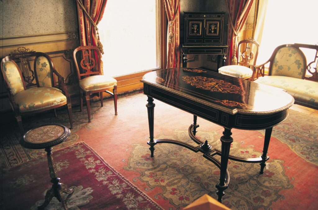 The Merasim Kosk 2 interior