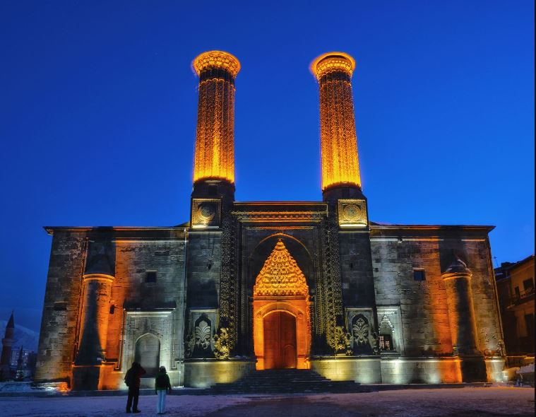 Twin Minaret Madrasa Erzurum 6