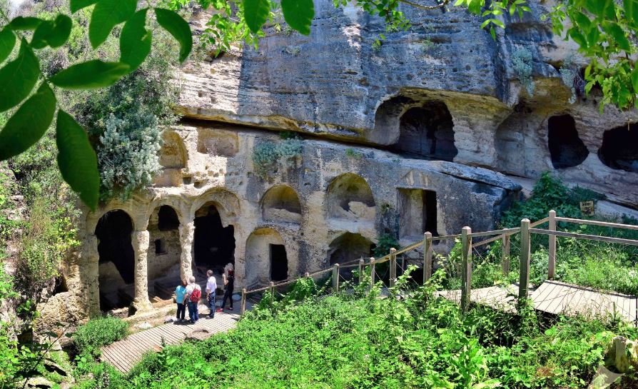 TITUS TUNNEL AND CRADLE CAVE