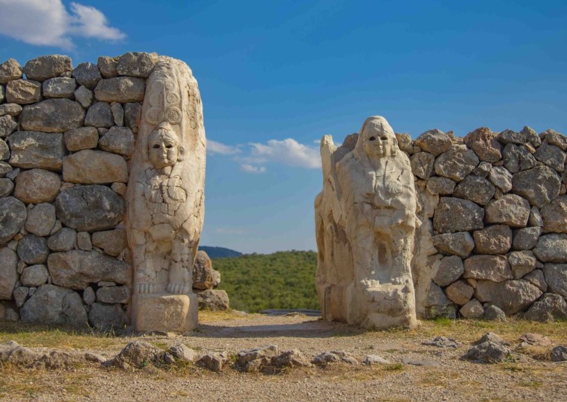 Turkey's Ancient Ruins: From Troy to Gobekli Tepe 7 Turkey's Ancient Ruins: From Troy to Gobekli Tepe - Pamukkale is a natural wonder known for its world-famous white travertine terraces. However, Pamukkale is not only known for its natural wonders, but also for its ancient ruins. The ancient city of Hierapolis is located next to Pamukkale and is known as one of the most important health centers of the ancient Roman period.