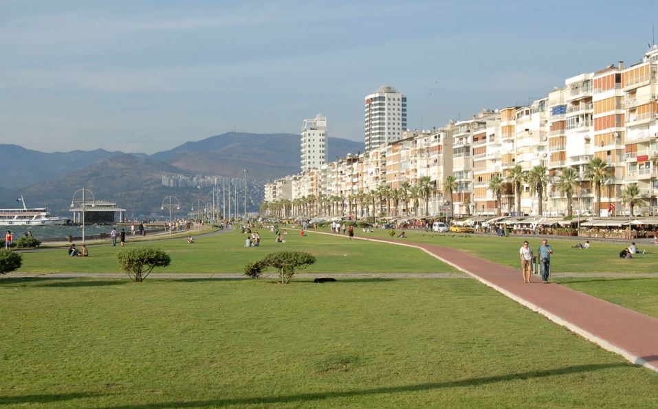 Alsancak Izmir Kordonboyu