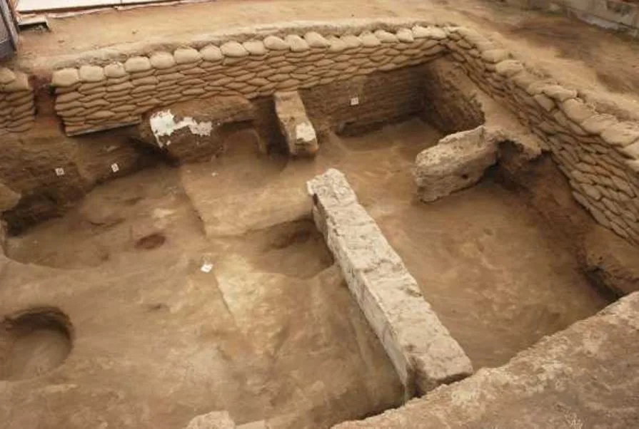 Catalhoyuk Turkey 4 Catalhoyuk Turkey - Catalhoyuk Turkey Neolithic city characteristics, history (The age of clay at Catalhoyuk etc.) and travel tips.