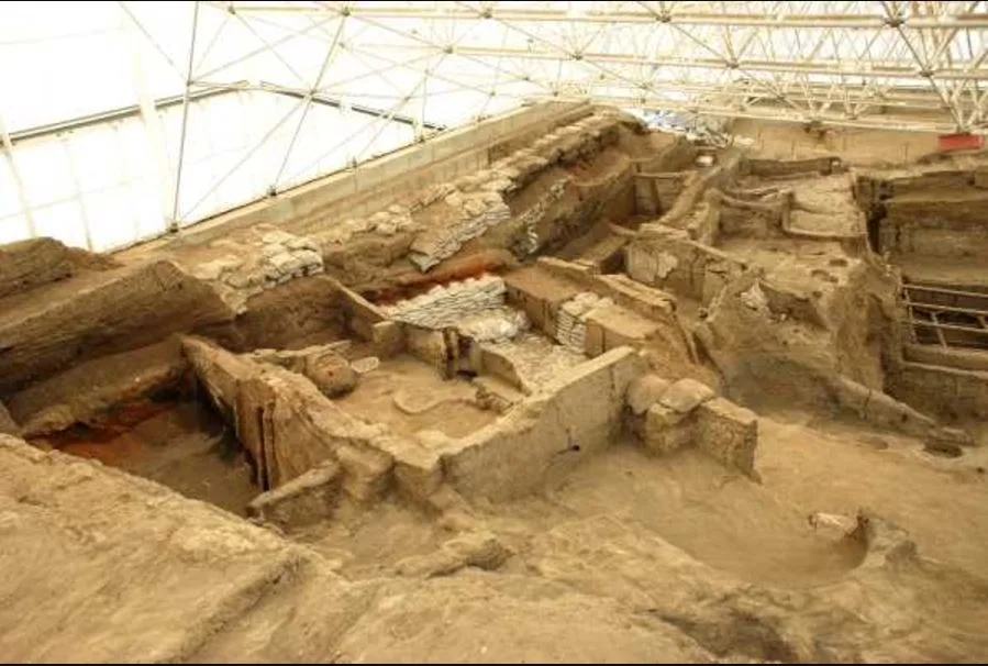 Catalhoyuk Turkey 6 Catalhoyuk Turkey - Catalhoyuk Turkey Neolithic city characteristics, history (The age of clay at Catalhoyuk etc.) and travel tips.