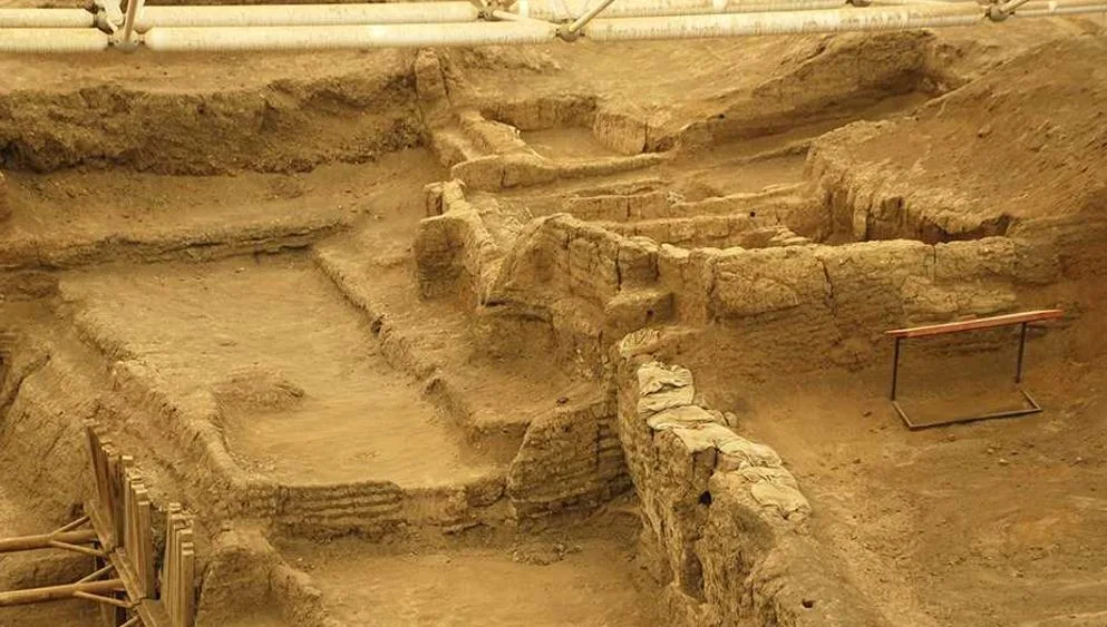 Catalhoyuk Turkey 10 Catalhoyuk Turkey - Catalhoyuk Turkey Neolithic city characteristics, history (The age of clay at Catalhoyuk etc.) and travel tips.