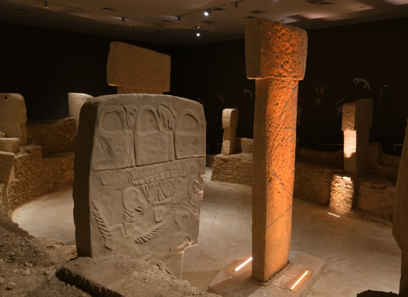 Göbekli Tepe ; Beginning of the History 8 Göbekli Tepe ; Beginning of the History - Göbekli Tepe is a large archaeological site considered to be the oldest temple complex in human history. Dating back 12,000 years, this temple was built by a hunter-gatherer society and bears traces of religious beliefs, rituals and social structure. The discovery of Göbekli Tepe has provided us with a wealth of new information about prehistoric times.