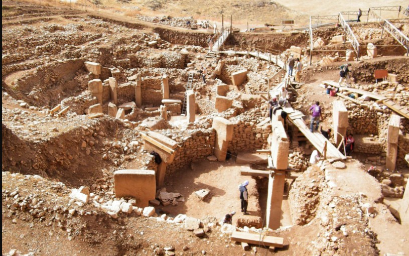 Göbekli Tepe ; Beginning of the History 6 Göbekli Tepe ; Beginning of the History - Göbekli Tepe is a large archaeological site considered to be the oldest temple complex in human history. Dating back 12,000 years, this temple was built by a hunter-gatherer society and bears traces of religious beliefs, rituals and social structure. The discovery of Göbekli Tepe has provided us with a wealth of new information about prehistoric times.